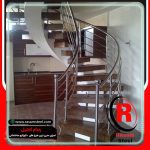 راه پله مارپیچ معلق کنار دیوار